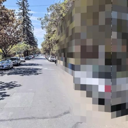 Apple Maps erects gigantic digital wall to hide Tim Cook's house