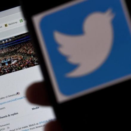 Justice Department asks Supreme Court to let Trump block his Twitter critics