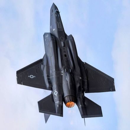America Is Stuck With a $400 Billion Stealth Fighter That Can’t Fight