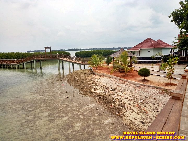 Royal Island Semi Resort Pulau Kelapa <br />
