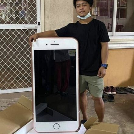 Man buys iPhone 7 online, receives table instead