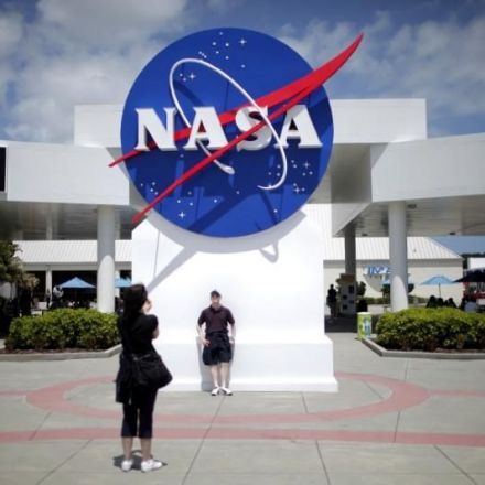 Coronavirus deals blow to NASA's 2024 return-to-moon plan