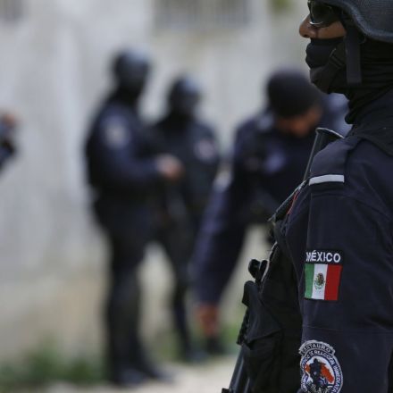 Mexican mob burns detective to death in child abduction scare