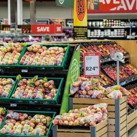 Canadian grocers make $3.27M per year from penny-rounding, finds 19-year-old economics student
