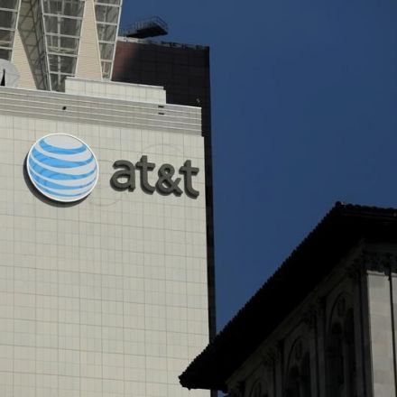 AT&T is sued for $1.35 billion over technology to synchronize smart devices