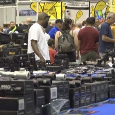 Florida Gun Show sees 'record number' of attendees amid gun control debate