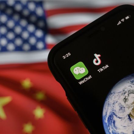China accuses U.S. of "shamelessly robbing" TikTok and warns it is "prepared to fight"