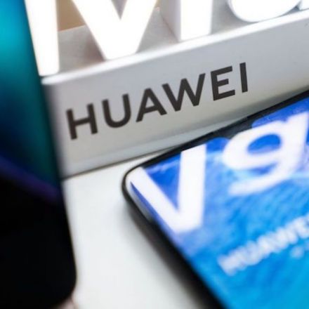 Google Warns Huawei Users Against Getting Its Apps From Other Places