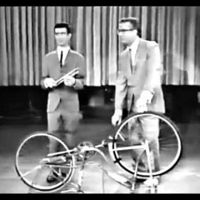 Frank Zappa teaches Steve Allen to play The Bicycle