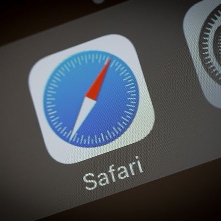 Safari to support password-less logins via Face ID and Touch ID later this year