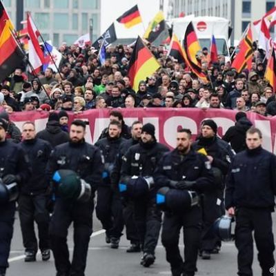 Anti-foreigner rally in Berlin draws ten times more protesters than expected