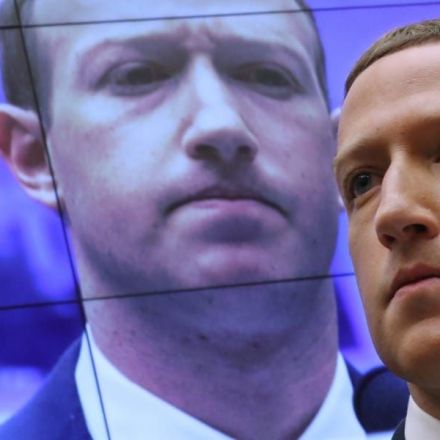 Mark Zuckerberg downloaded and used a photo app that Facebook later cloned and crushed, antitrust lawsuit claims