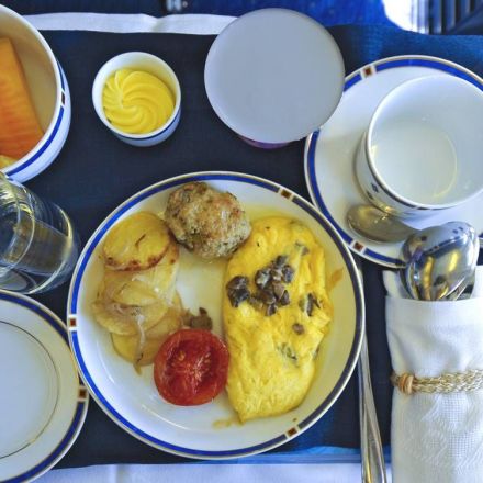 This is how airline food is changing to become tastier and smarter