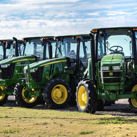 John Deere Just Swindled Farmers Out of Their Right to Repair