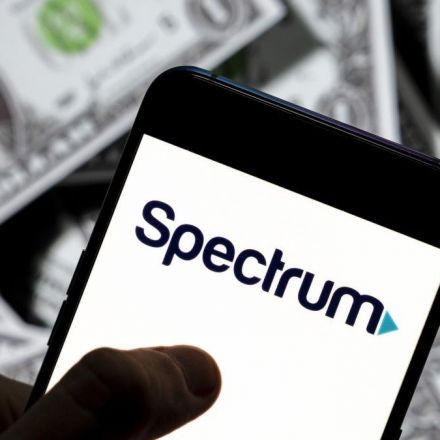 Column: Renew your service or we'll trash your credit score, Spectrum tells ex-customer