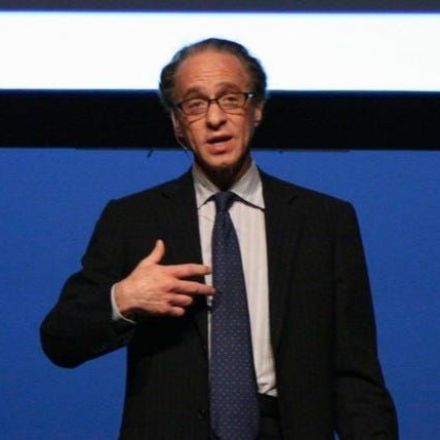 Google Futurist Ray Kurzweil thinks we'll all be cyborgs by 2030
