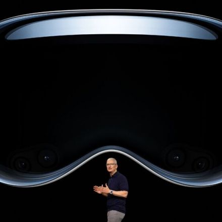 Can Apple Take the Metaverse Mainstream?