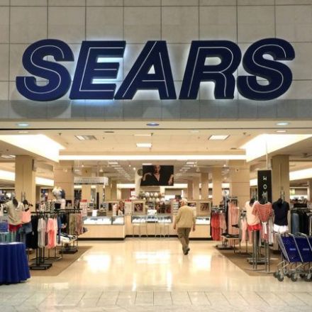'Anger, Betrayal': Sears Canada Staff Speak out about Demise of the Company and their Jobs