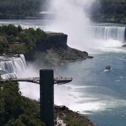 Boy Survives Tumble at Niagara Falls