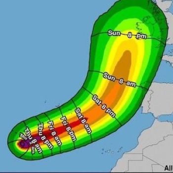UK weather: Britain set to be lashed by 70mph winds from Hurricane Ophelia