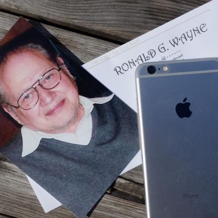 Apple’s Third Co-Founder Has Never Used an iPhone and Has No Regrets