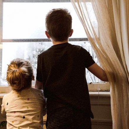 Strong sibling bond protects against negative effects of fighting parents