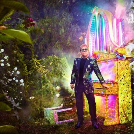Elton John will quit touring for good to spend time with family