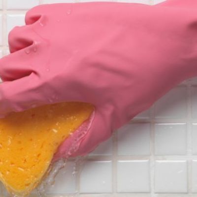 Does vinegar really kill household germs?