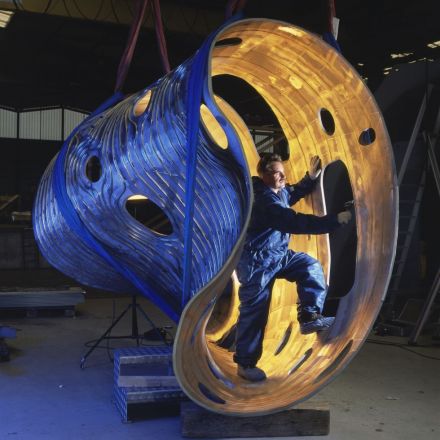 Wibbly-wobbly magnetic fusion stuff: The return of the stellarator