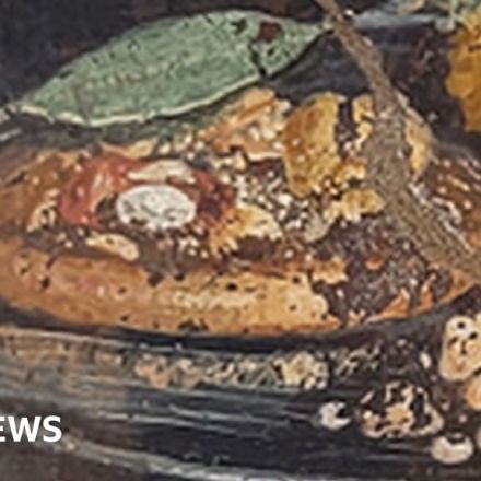 Pompeii archaeologists discover 'pizza' painting