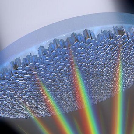 A Revolutionary New Type of Lens Focuses All The Colours of The Rainbow Into a Single Point