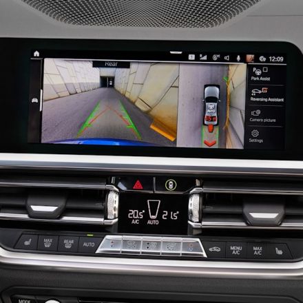 BMW removing touchscreen from a bunch of models due to chip shortage