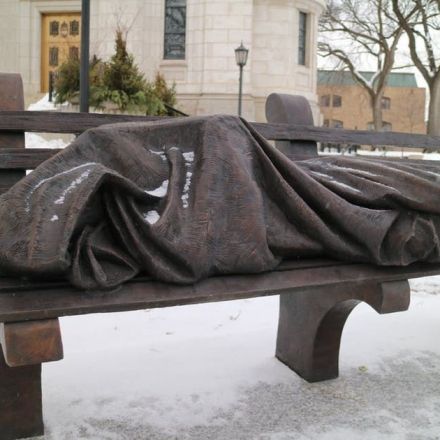 People keep dialing 911 on this statue of a homeless Jesus in Minneapolis