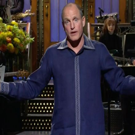 Woody Harrelson Spreads Anti-Vax Conspiracies During SNL Monologue
