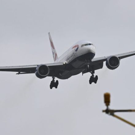 A YouTuber attracted more than 216,000 viewers by livestreaming planes trying to land at London's Heathrow airport in record-breaking storm winds