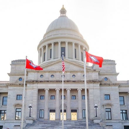 Arkansas legislature advances bill to charge robocallers with a felony