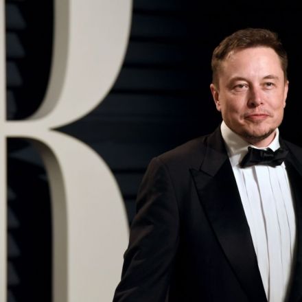 Elon Musk to Host ‘Saturday Night Live’ With Musical Guest Miley Cyrus