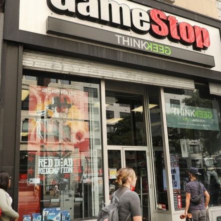 GameStop Instructs Employees to Ignore Law Enforcement And Not Shut Down