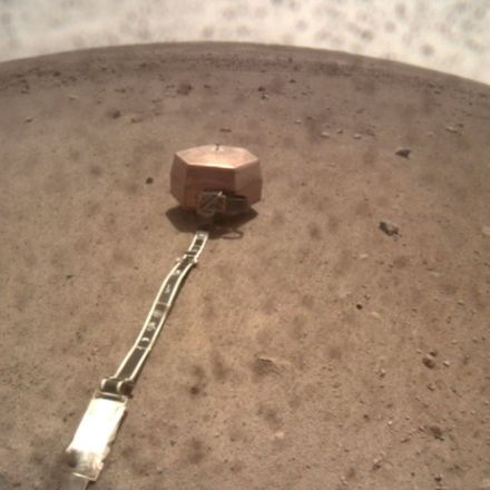 Good News From Mars: The InSight Lander Is on Track to Start Collecting Data Next Month