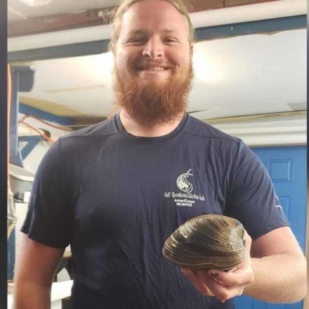 Florida man finds giant clam estimated to be 214 years old