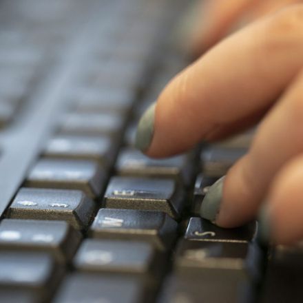Porn sites would have to verify users are over 18 under federal online safety plans