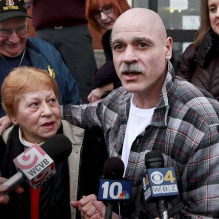 Man imprisoned for decades sues police, FBI after release