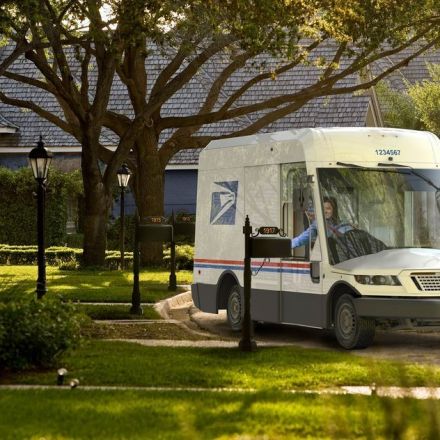 Sure, Laugh Away. But Every Big Vehicle Should Look Like the New USPS Truck