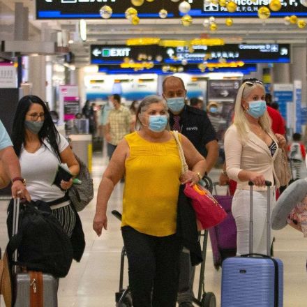 Millions of people are flying across the US for Thanksgiving, ignoring CDC advice