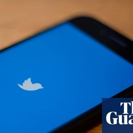 Twitter revenue tops $1bn a quarter for first time