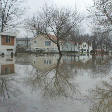 Kentucky, area cities declare state of emergency as river rises; shelters open in Tri-State