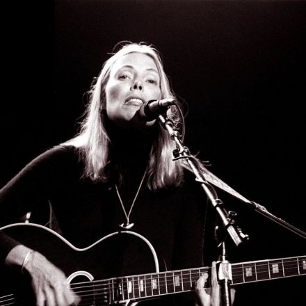 Joni Mitchell removes music from Spotify in protest of Joe Rogan’s podcast