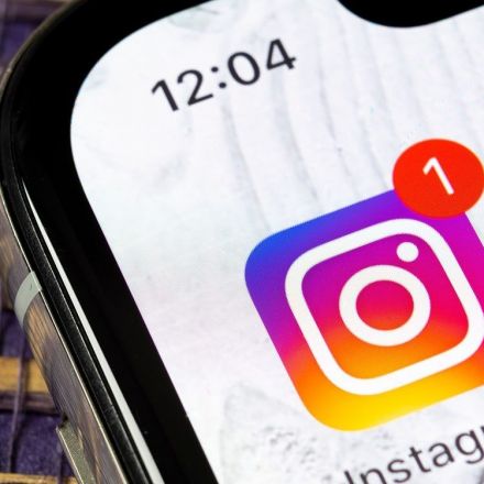 Instagram promises to fix bug after being exposed by always accessing the camera on iOS 14