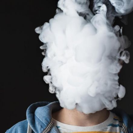 Illinois death could be the first from lung illness linked to vaping