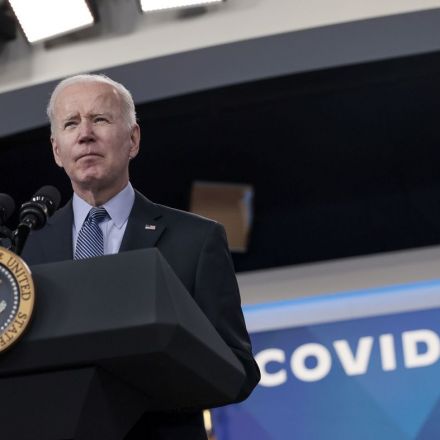 Biden will make Paxlovid, a highly effective COVID drug, available to more pharmacies